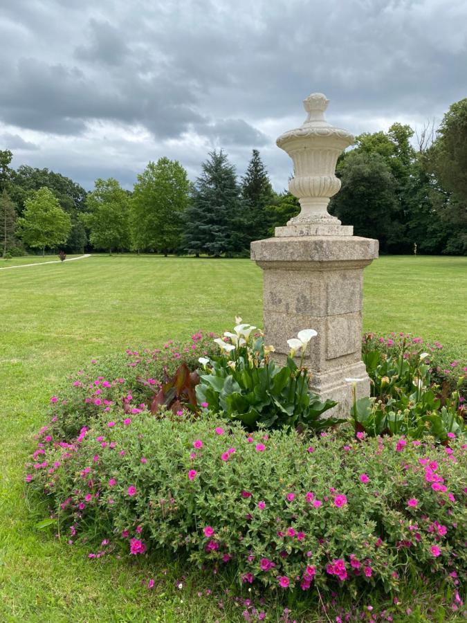Chateau De St-Fulgent, Gite La Tour Saint-Fulgent Bagian luar foto