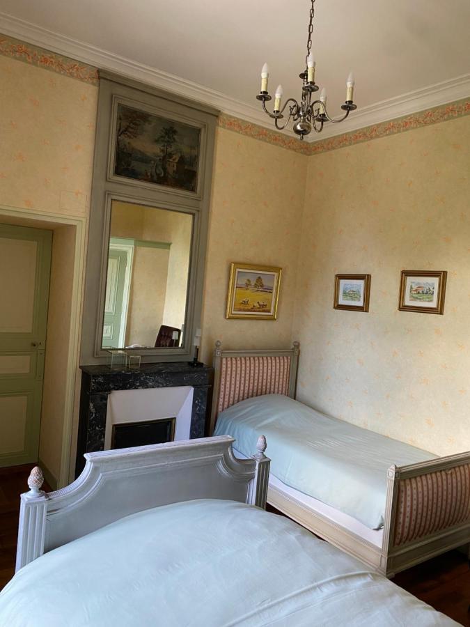 Chateau De St-Fulgent, Gite La Tour Saint-Fulgent Bagian luar foto