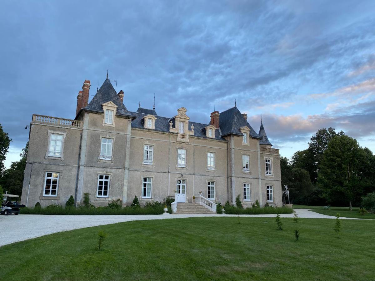 Chateau De St-Fulgent, Gite La Tour Saint-Fulgent Bagian luar foto
