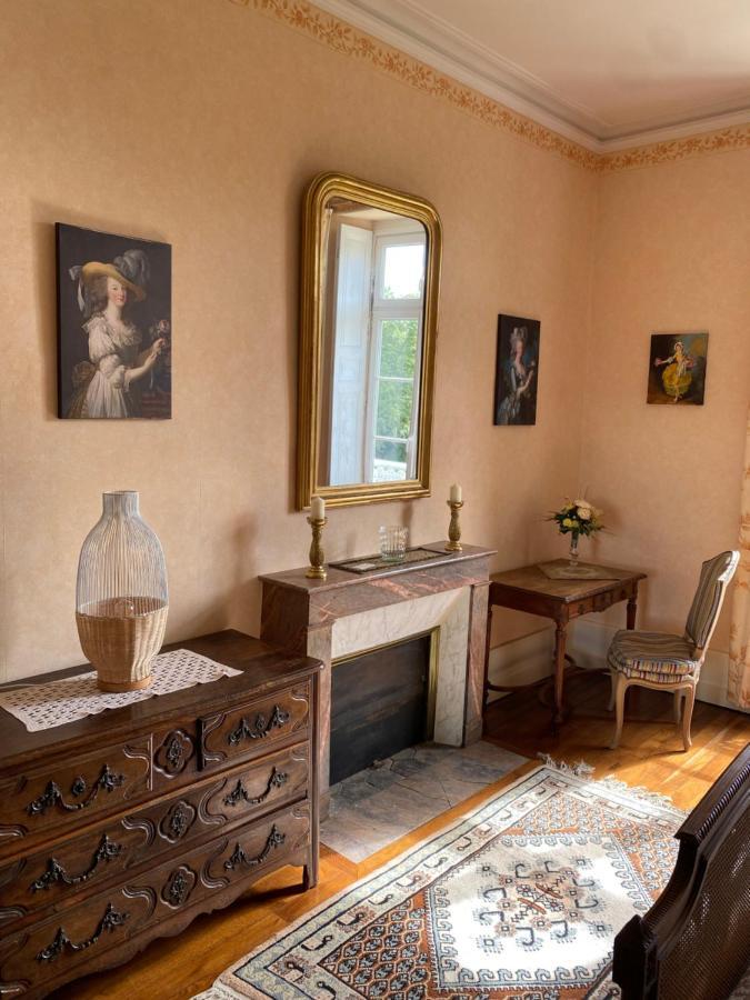Chateau De St-Fulgent, Gite La Tour Saint-Fulgent Bagian luar foto
